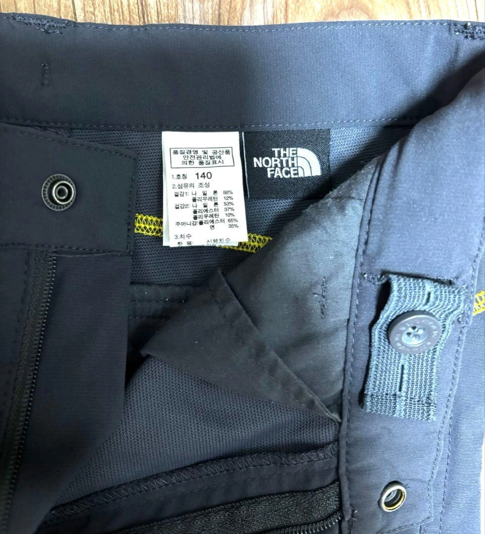 THE NORTH FACE アウトドアパンツ子供140の写真5枚目
