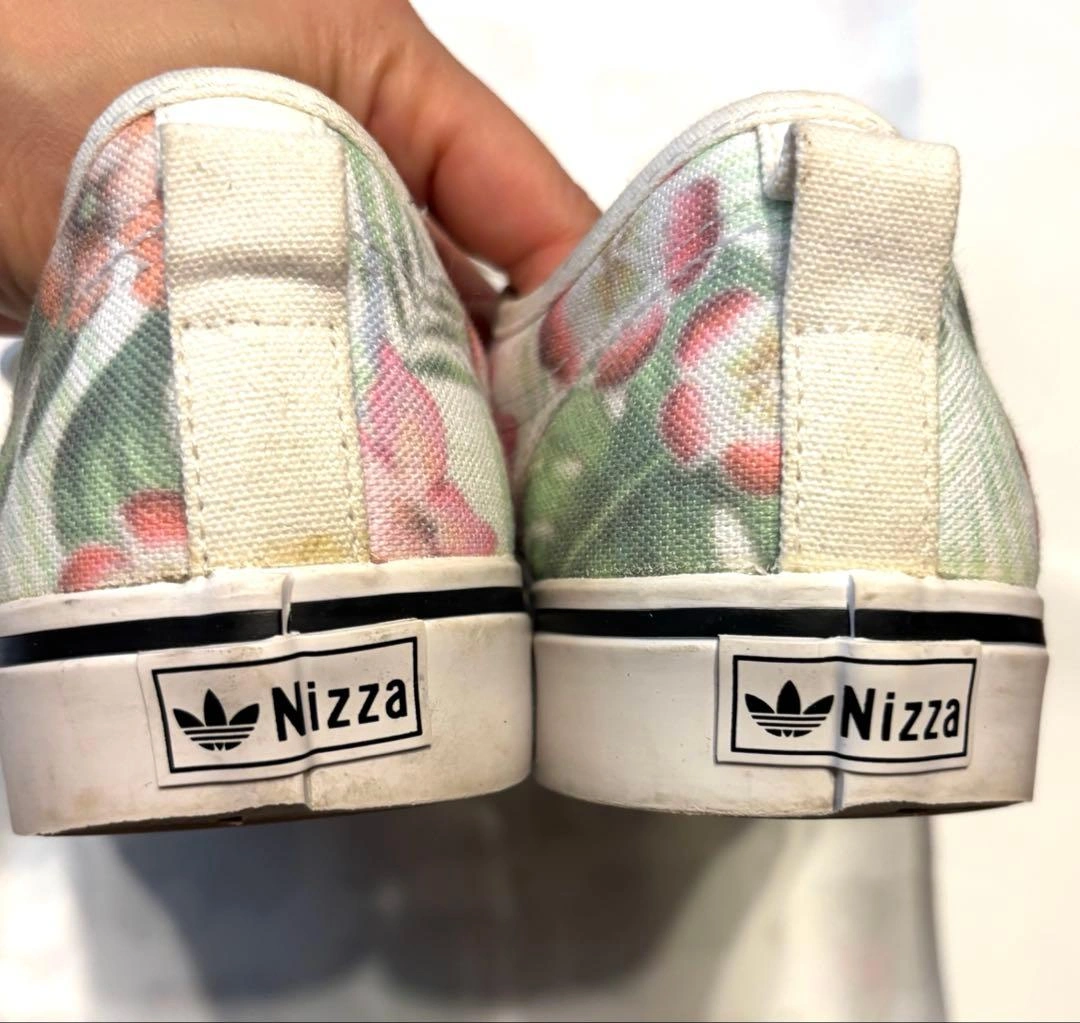 (美品) adidas Nizza スニーカー ボタニカル柄の写真3枚目