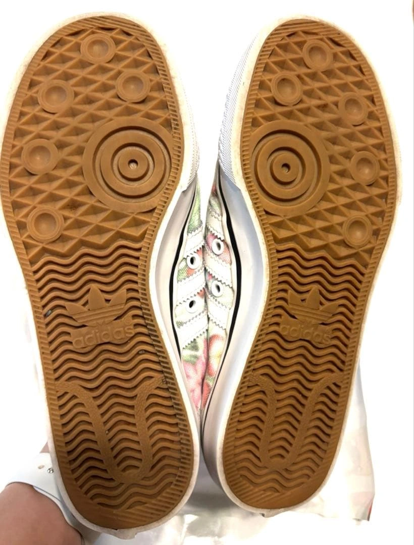 (美品) adidas Nizza スニーカー ボタニカル柄の写真4枚目