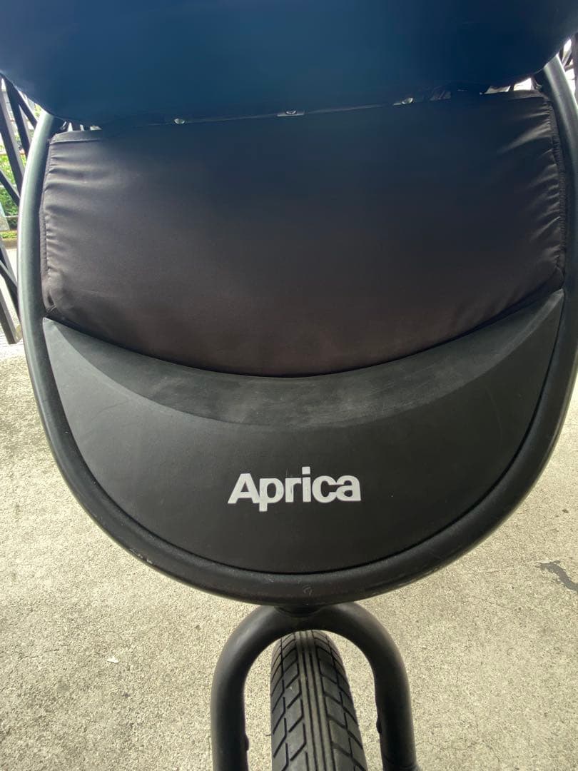 Aprica ベビーカー 3輪 ネイビーの写真3枚目