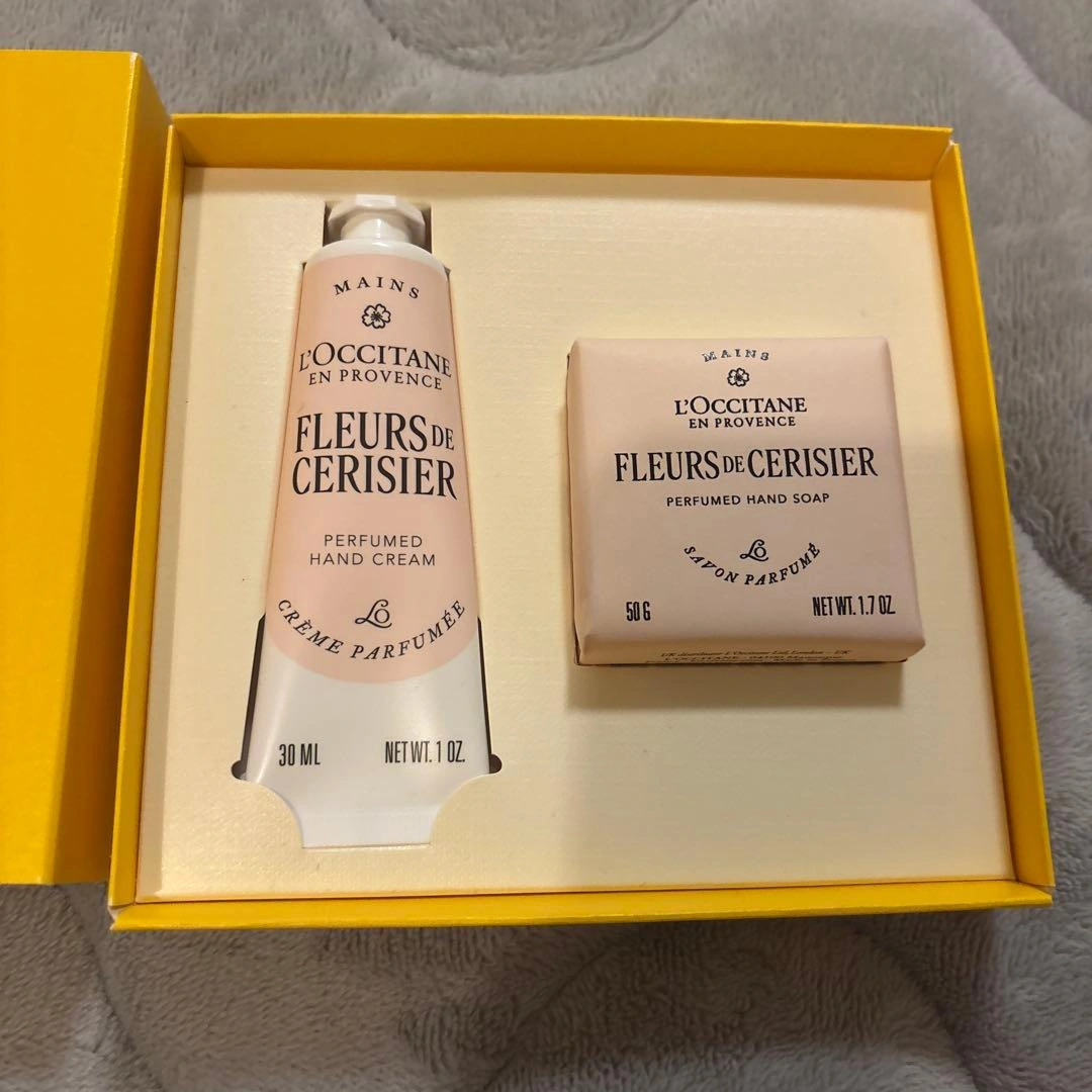【新品未使用】FLEURS DE CERISIER ハンドクリーム・ソープセットの写真3枚目