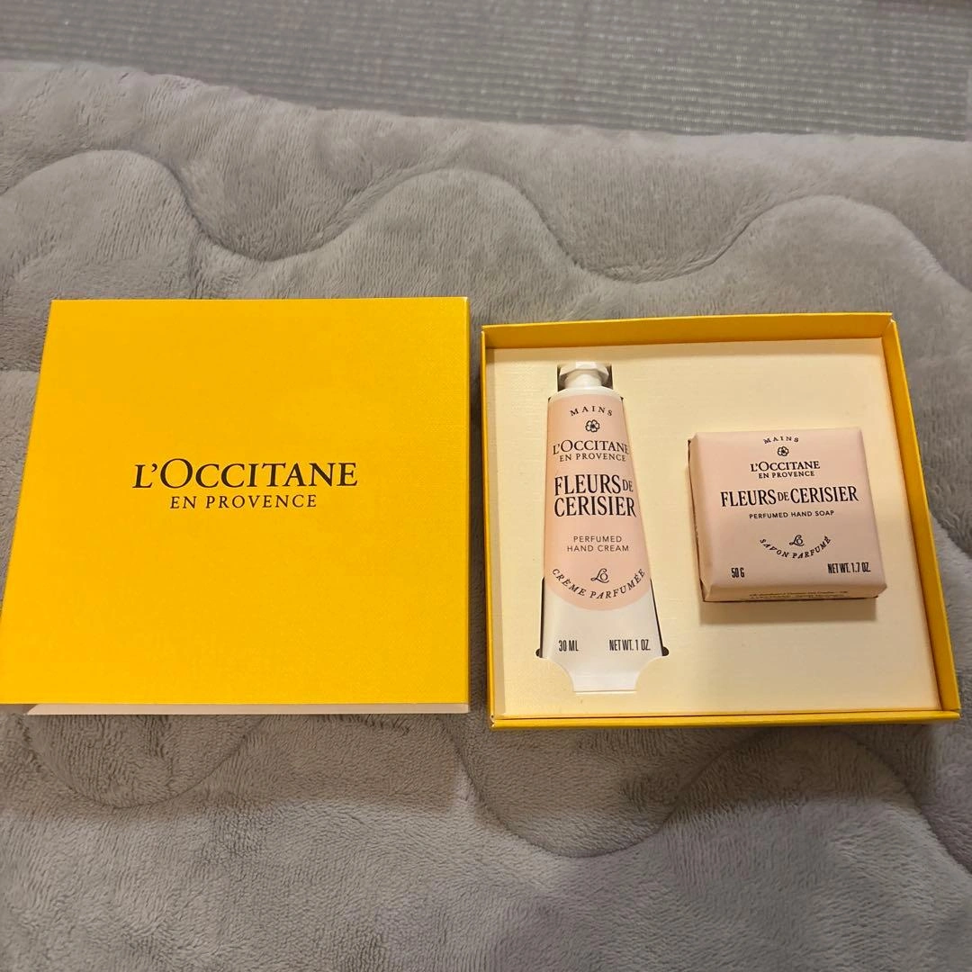 【新品未使用】FLEURS DE CERISIER ハンドクリーム・ソープセットの写真4枚目
