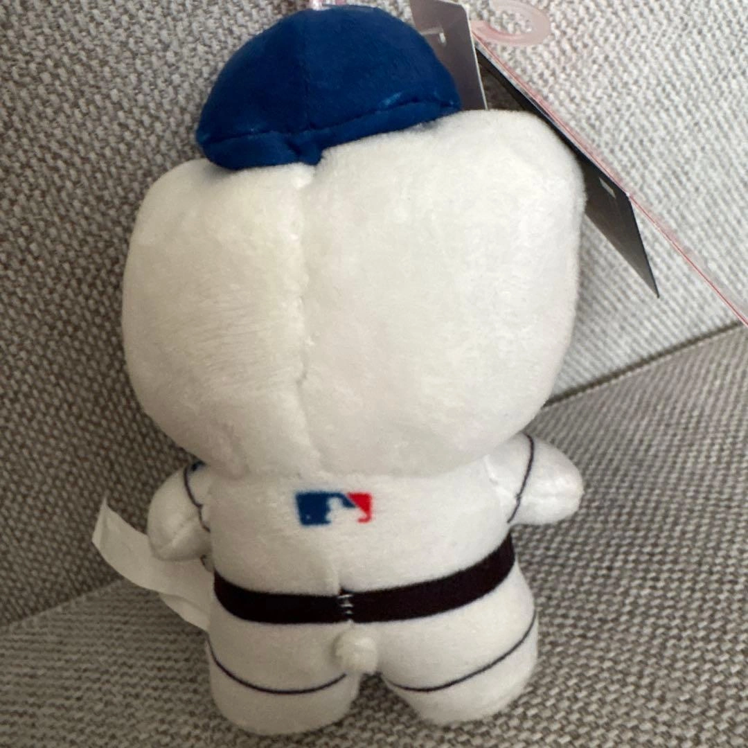 【現地購入】ドジャースタジアム限定 ハローキティ ぬいぐるみ マスコットの写真2枚目