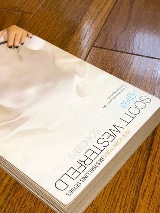 【再再値下げ‼️】Scott Westerfeld “uglies”の写真4枚目