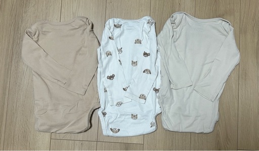 H&M ベビー　長袖ロンパース　80サイズの写真2枚目