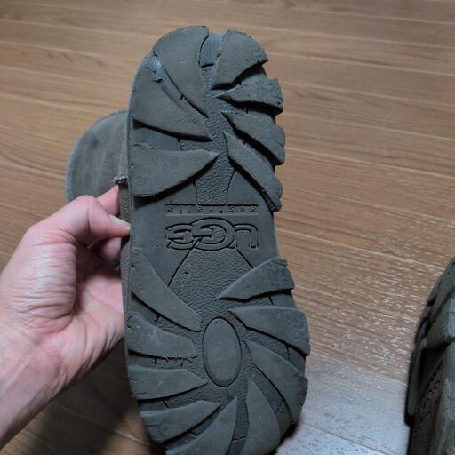 UGGスエード素材のムートンブーツの写真3枚目