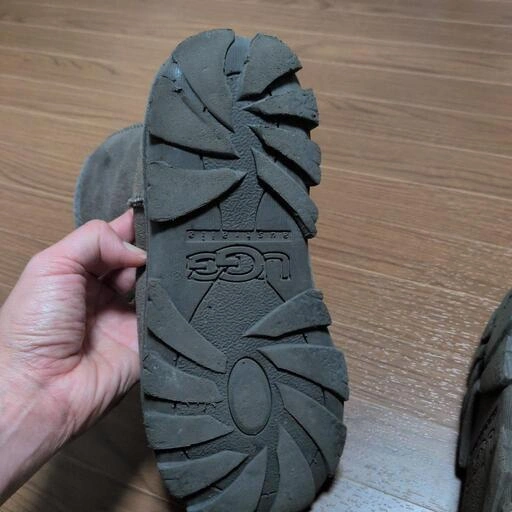 UGGスエード素材のムートンブーツの写真3枚目
