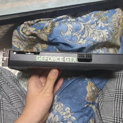 NVIDIA GTX 670の写真2枚目