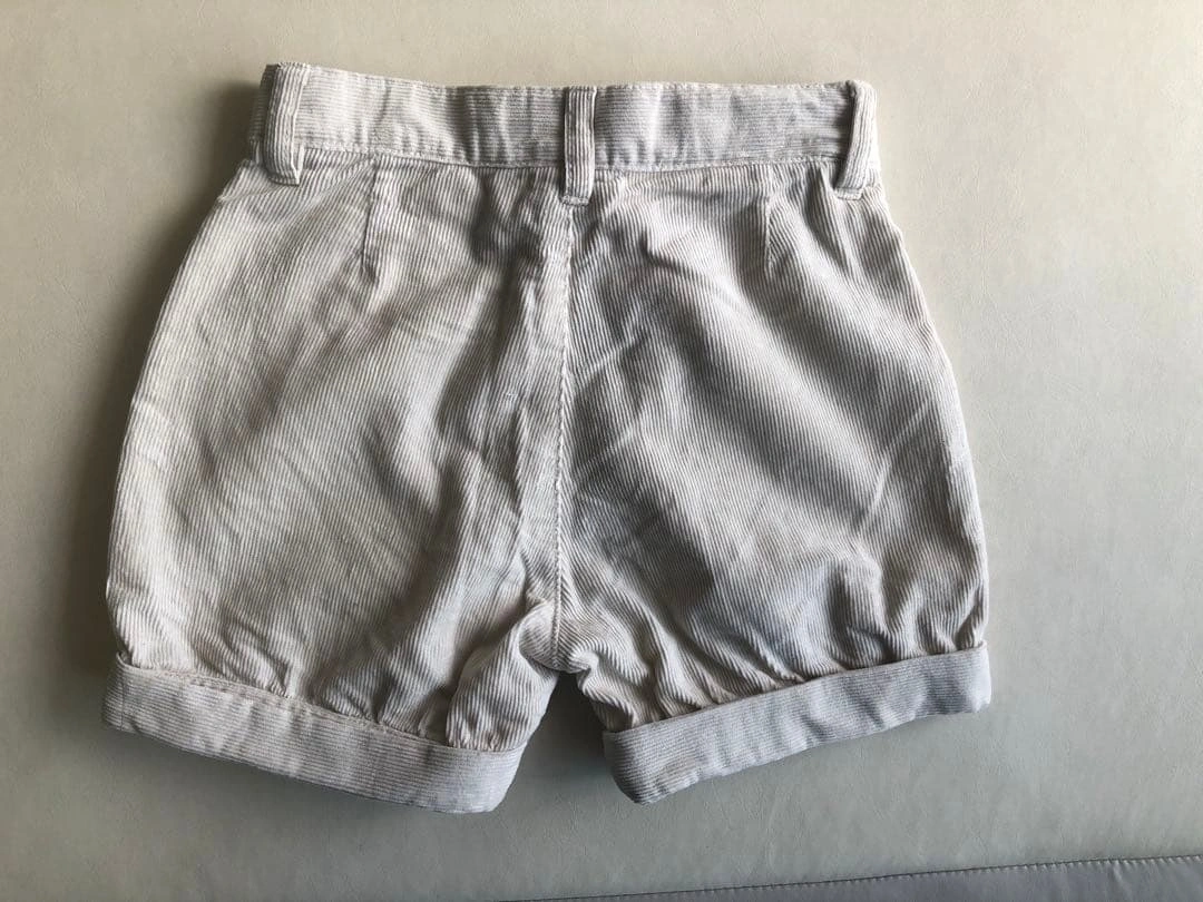 UNIQLO 白 コーデュロイ ハーフパンツ 110cmの写真3枚目