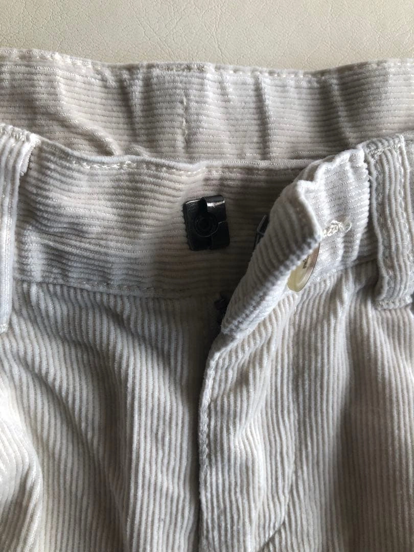 UNIQLO 白 コーデュロイ ハーフパンツ 110cmの写真4枚目