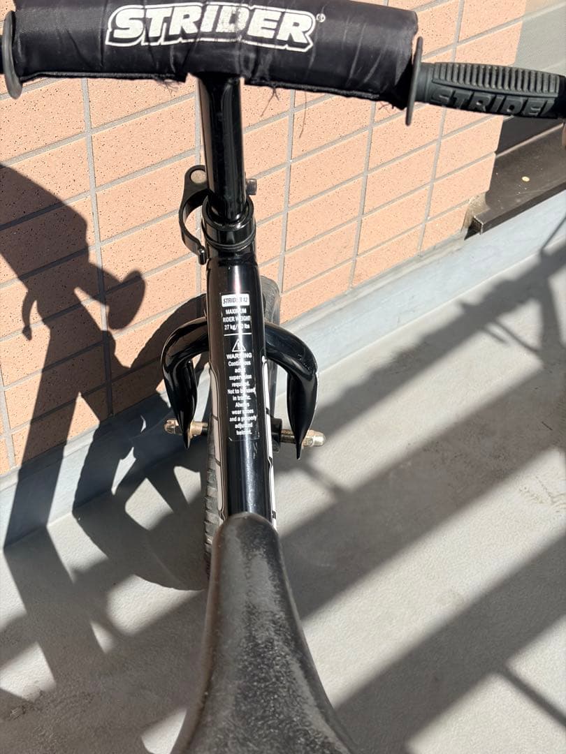 STRIDER 12 バランスバイク SPORTブラックの写真9枚目