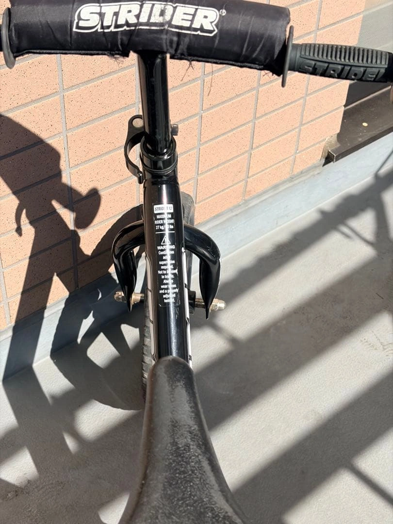 STRIDER 12 バランスバイク SPORTブラックの写真9枚目