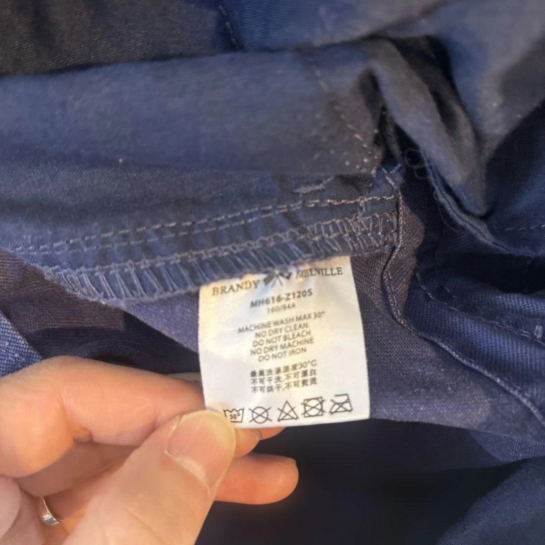 Brandy Melville ショートパンツ ネイビーの写真4枚目
