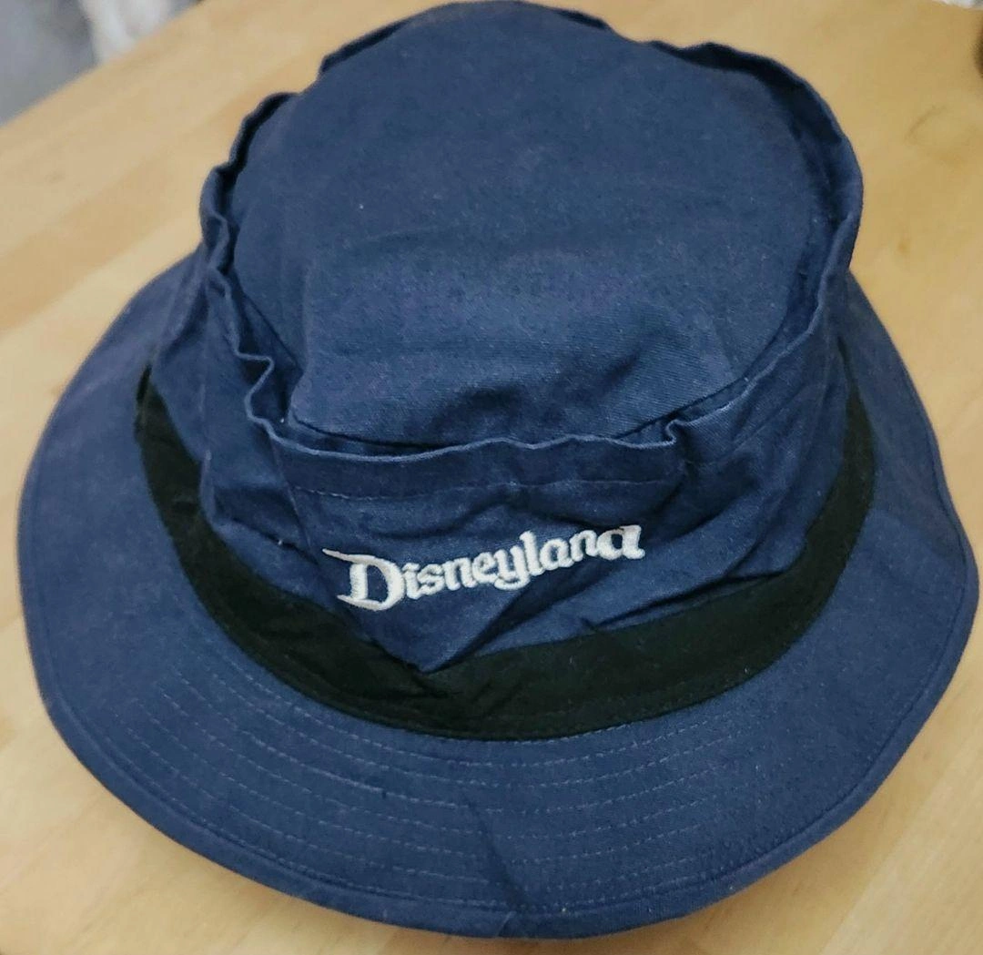 Disneyland Grumpy バケットハット ネイビー 刺繍の写真2枚目