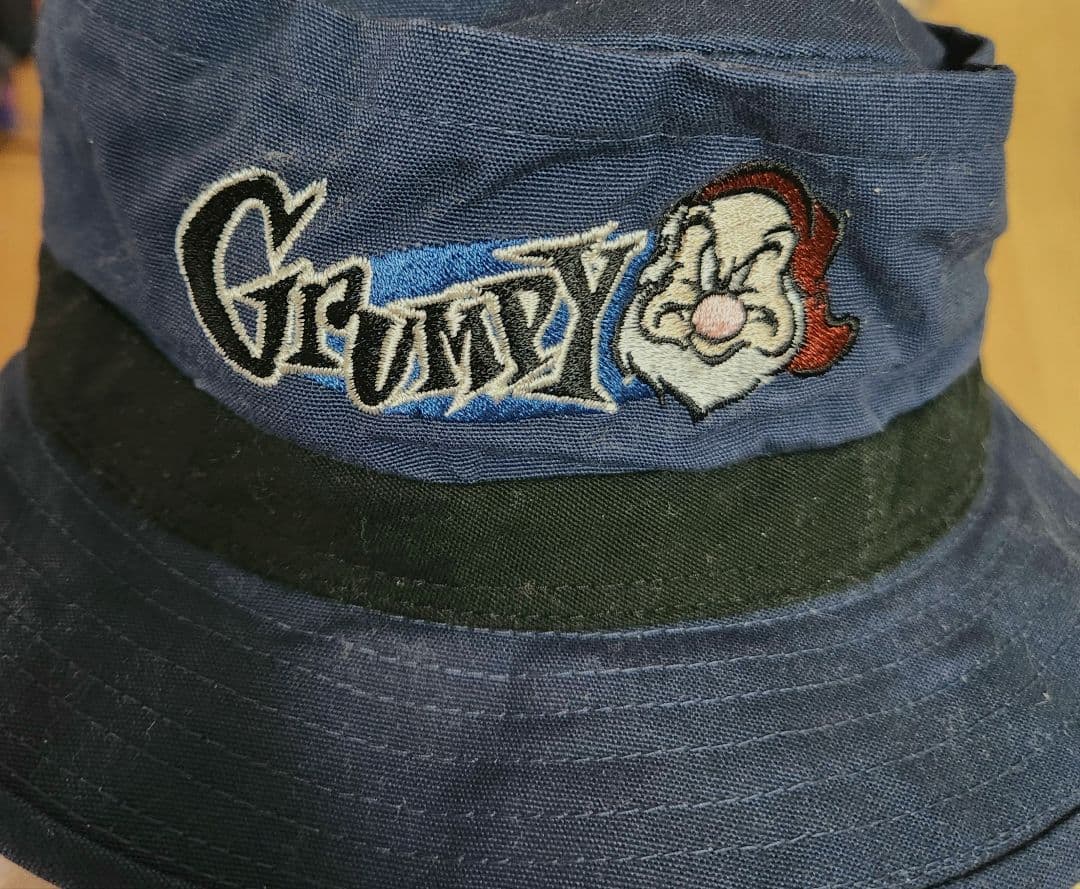 Disneyland Grumpy バケットハット ネイビー 刺繍の写真3枚目