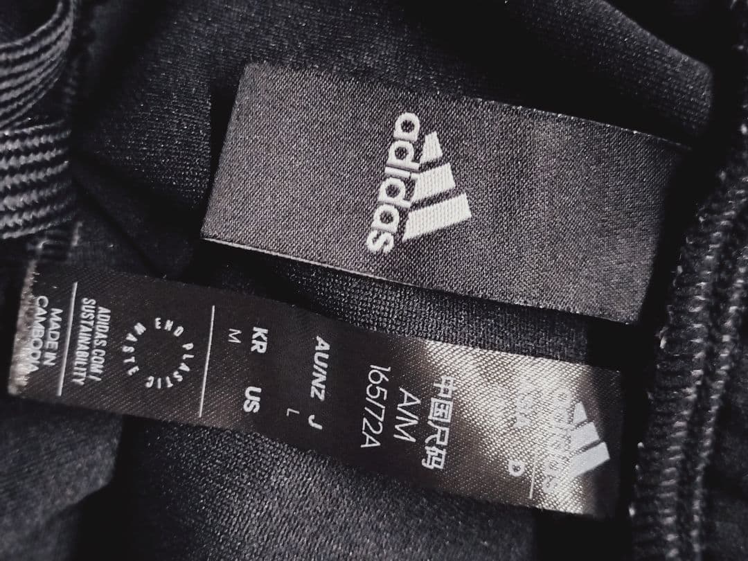 美品アディダス スカート シーズナル ルーズフィット ダブルニットスカートの写真7枚目