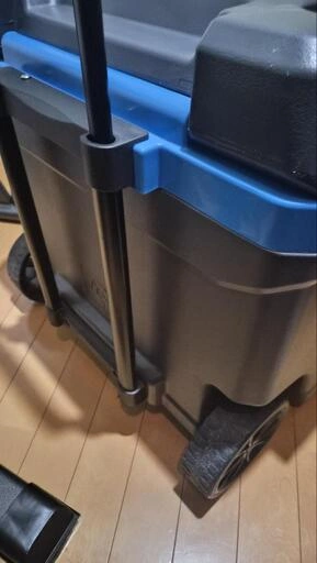 【美品・屋外使用2回程度】IGLOO イグルー 大型クーラーボックス 58L キャスター付き/引き取り限定の写真3枚目