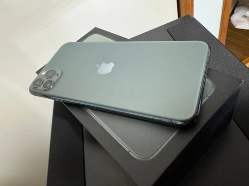 iPhone 11 Pro Max 512GB SIMフリーの写真4枚目
