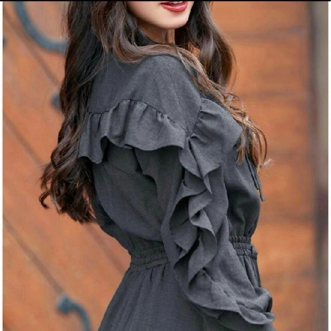 チェスティ⭐️フリルロングワンピース⭐️1⭐️グレー⭐️希少長袖ロングワンピースの写真2枚目