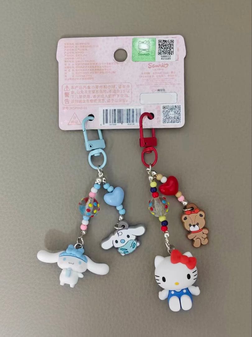 【海外限定】ハローキティ＆シナモロール チャーム サンリオ sanrioシナモン