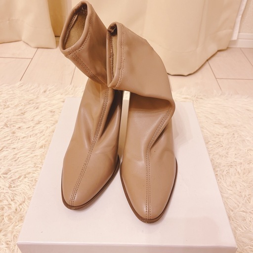 ZARA ブーツ　ハイヒール　ショート　36 ベージュの写真2枚目