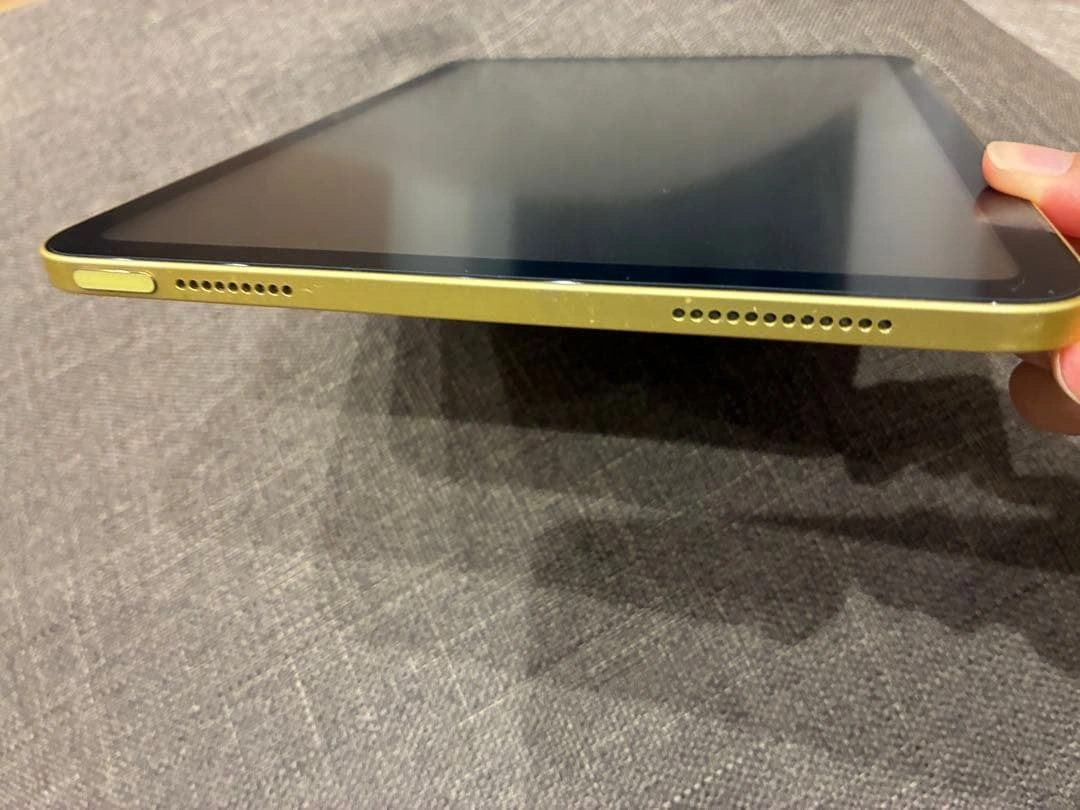 Apple iPad 第10世代 64GB Wi-Fi イエロー ケース付の写真10枚目