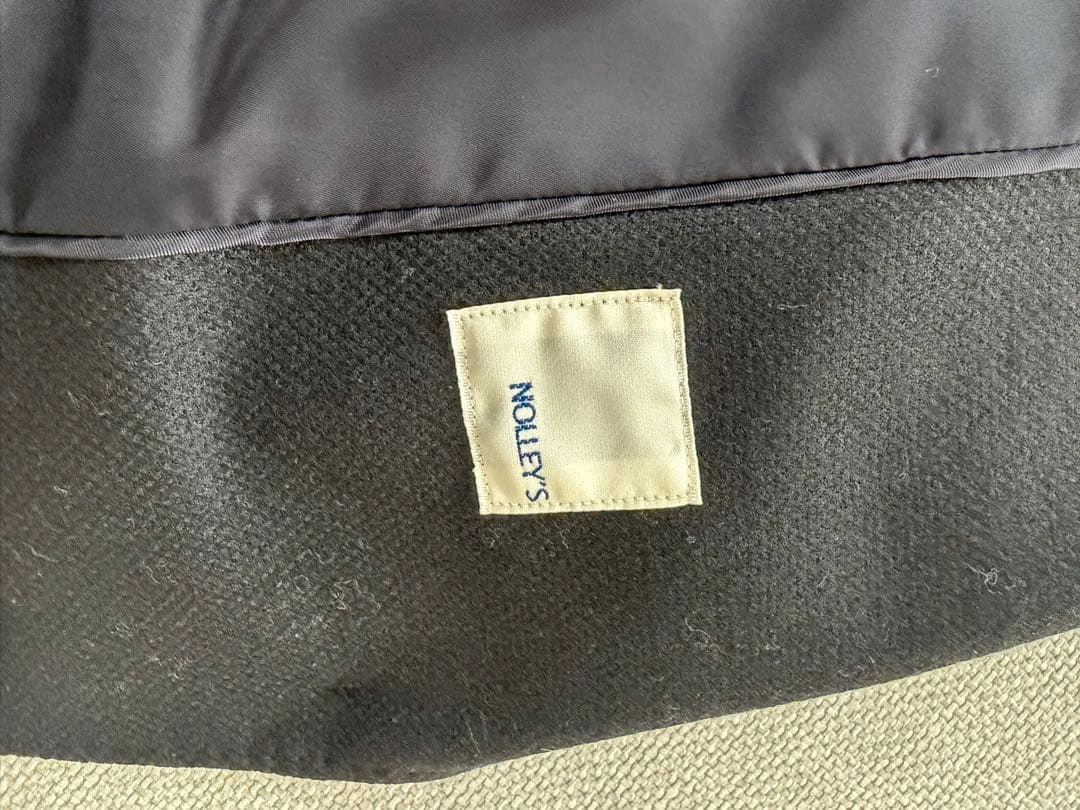 美品NOLLEY'S ブレザー 黒 40の写真2枚目