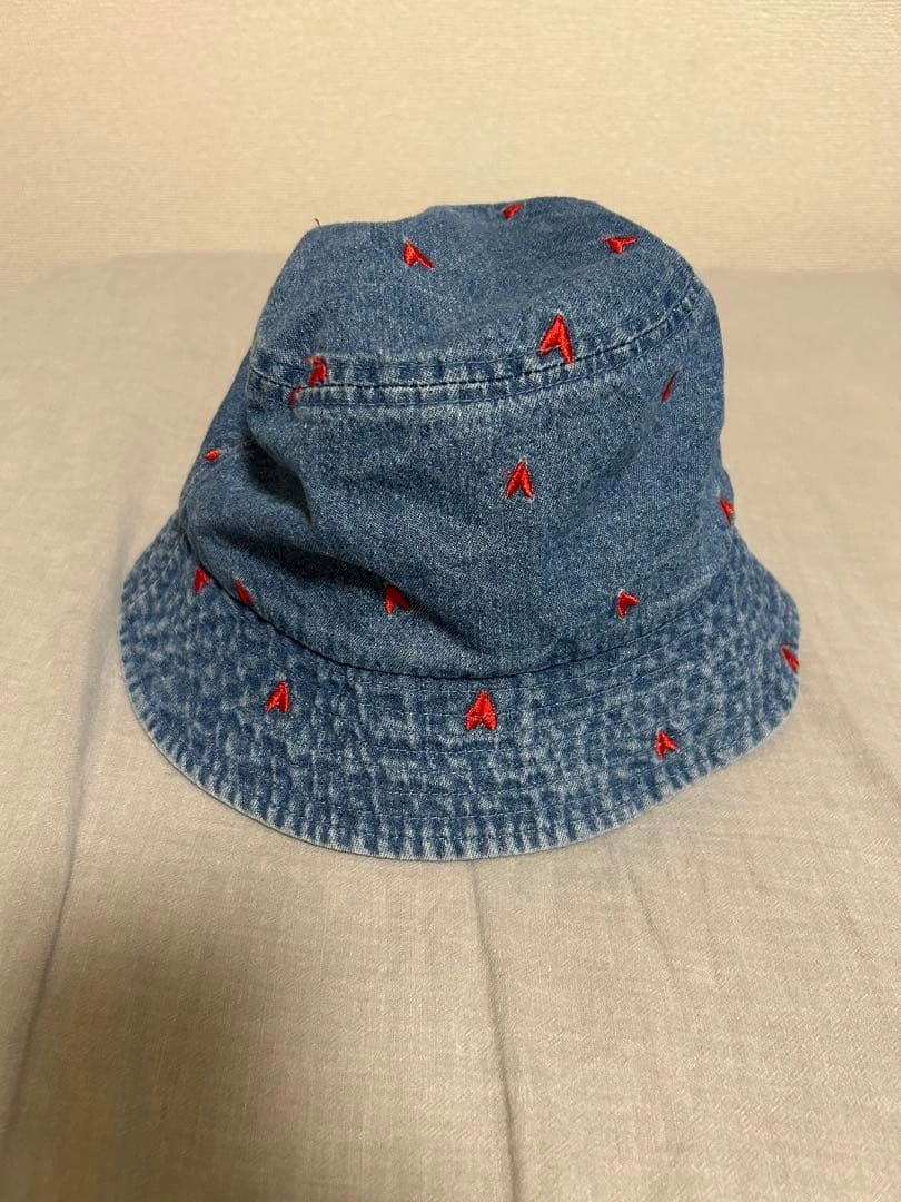 ZARA デニム バケットハット 赤い刺繍入り