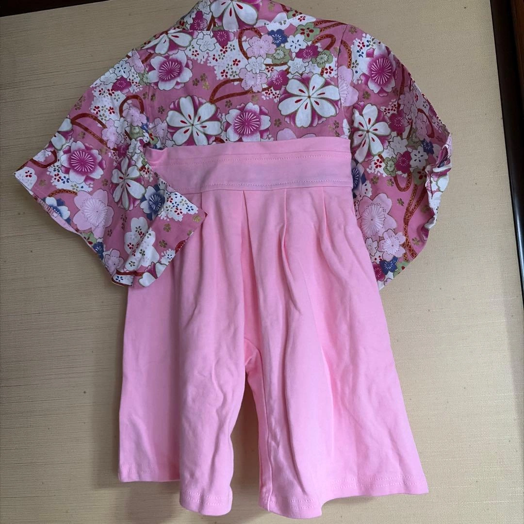 足袋風靴下付き ベビー袴風カバーオール ピンク 花柄の写真2枚目
