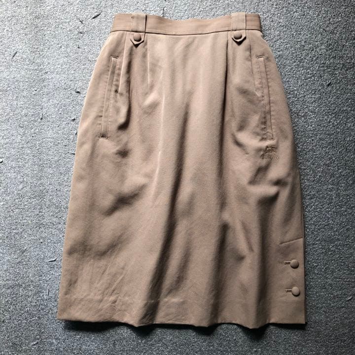 Burberry タイトスカート 膝丈