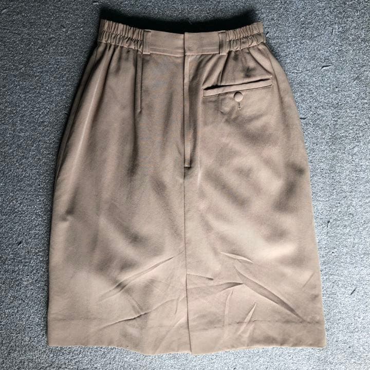 Burberry タイトスカート 膝丈の写真2枚目