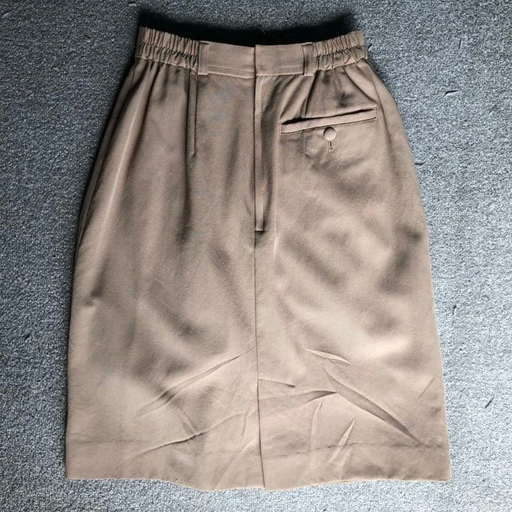 Burberry タイトスカート 膝丈の写真2枚目