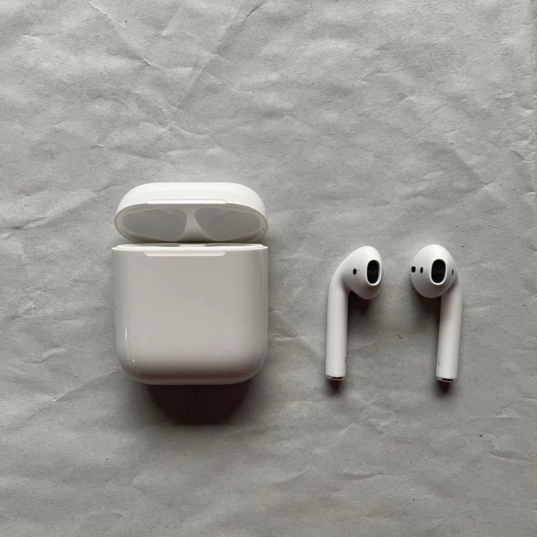 Apple AirPods 第一世代 両耳+充電器の写真2枚目