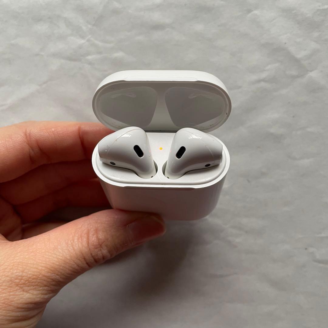 Apple AirPods 第一世代　両耳+充電器の写真5枚目