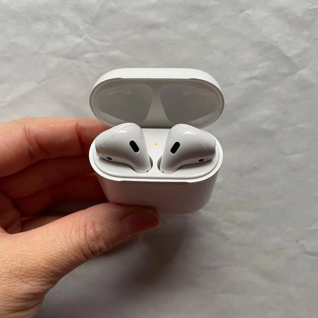 Apple AirPods 第一世代 両耳+充電器の写真5枚目
