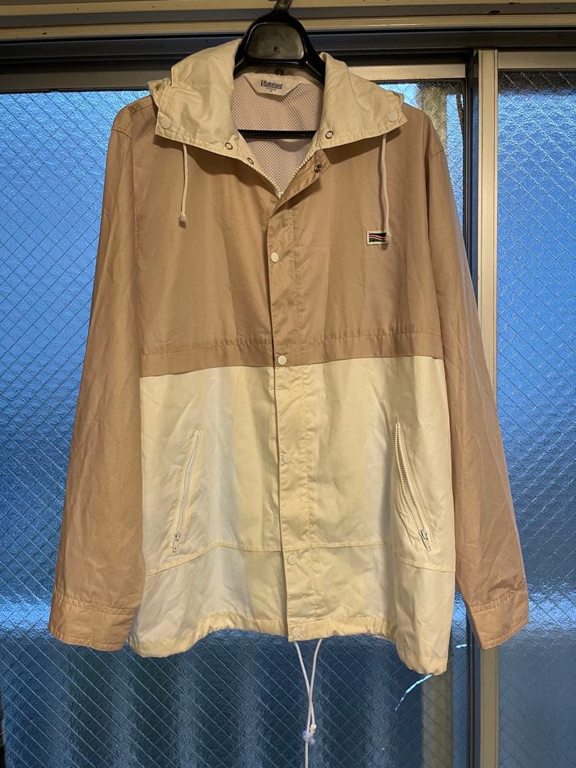 ベージュ/ホワイト フード付きアウターの写真3枚目