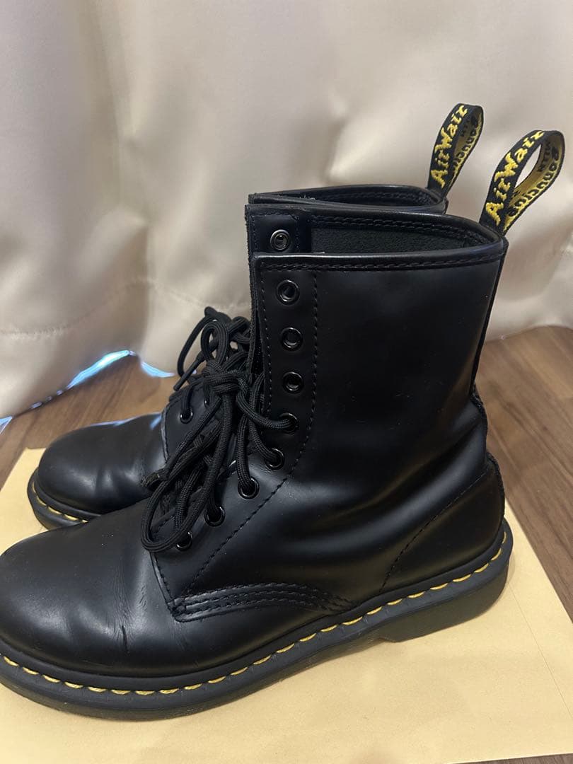 Dr. Martens 8ホール ブーツ ブラック【値段交渉◎】の写真2枚目