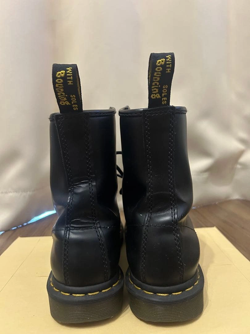 Dr. Martens 8ホール ブーツ ブラック【値段交渉◎】の写真3枚目
