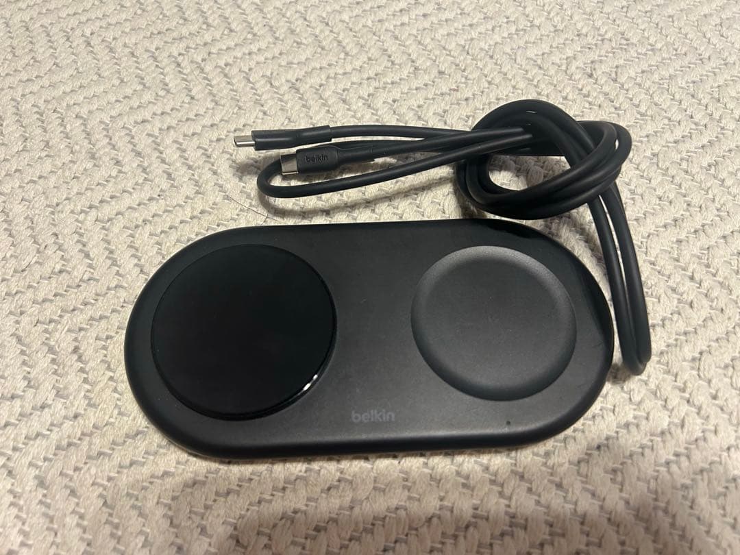 【美品】Belkin 2in1 ワイヤレス充電器 WIZ021qcBK