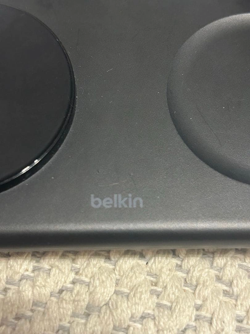 【美品】Belkin 2in1 ワイヤレス充電器 WIZ021qcBKの写真2枚目