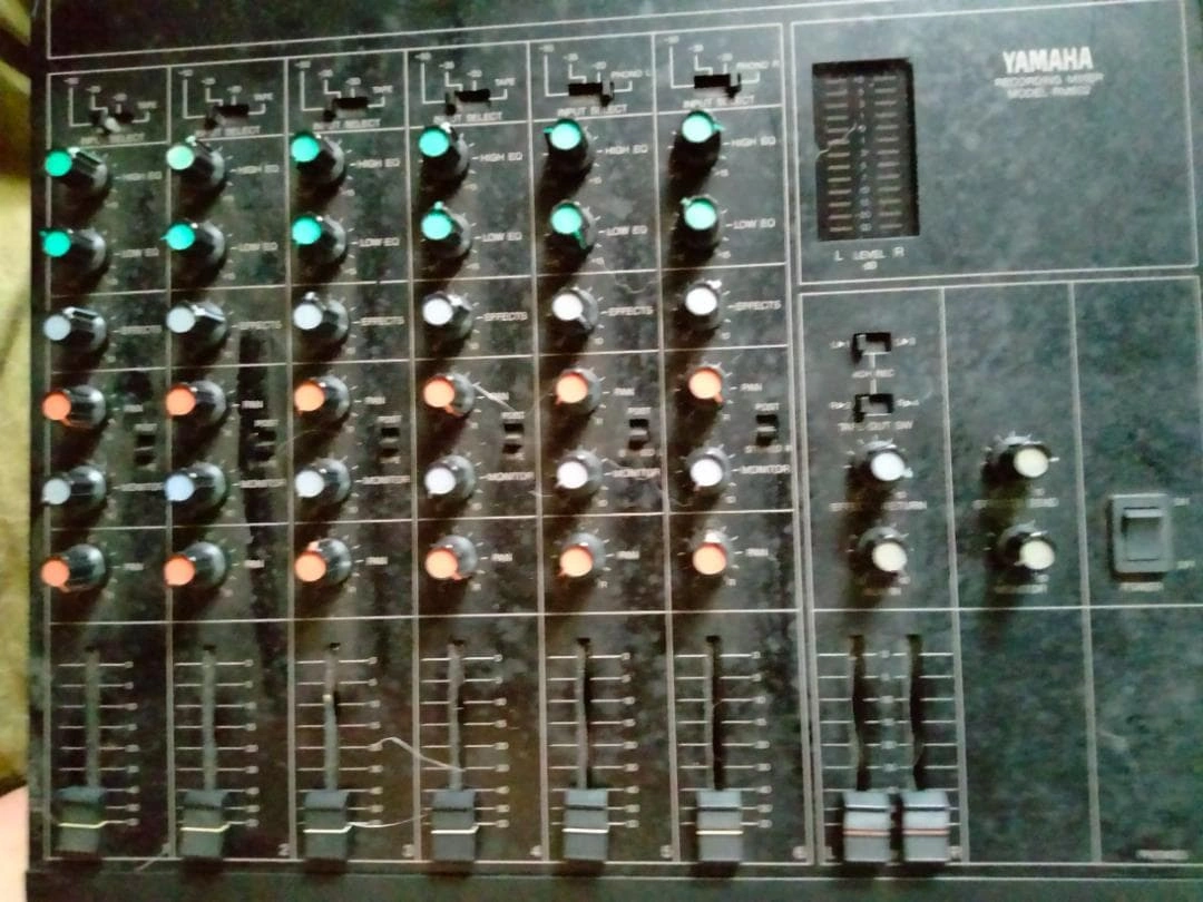 ヤマハミキサーRM602PHONO端子メインミキサーに最適レコーディングミキサー
