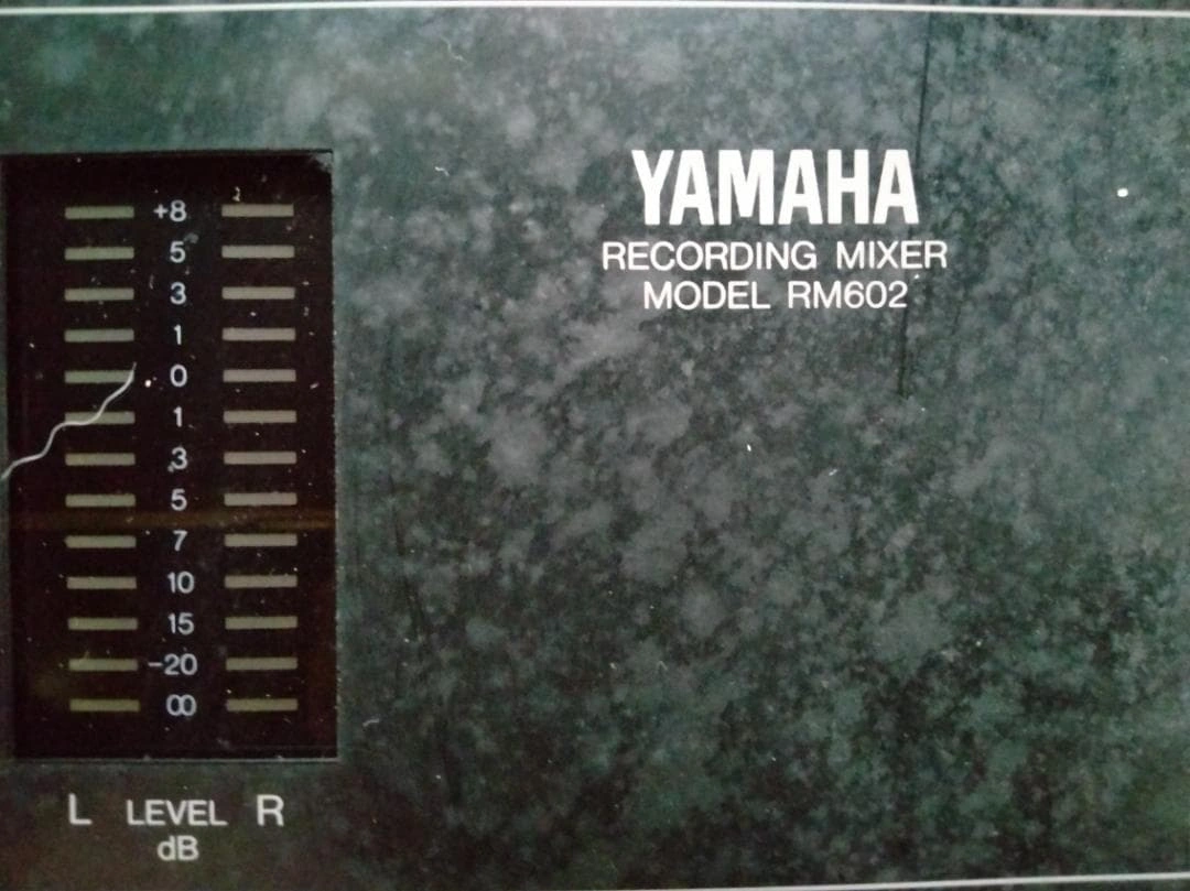 ヤマハミキサーRM602PHONO端子メインミキサーに最適レコーディングミキサーの写真2枚目