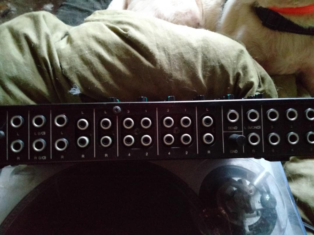 ヤマハミキサーRM602PHONO端子メインミキサーに最適レコーディングミキサーの写真4枚目