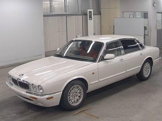 【エンジン出品】13年最終300系ジャガーXJ3.2V8エグゼクティブ値上り必至の写真2枚目