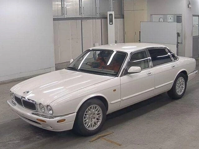 【エンジン出品】13年最終300系ジャガーXJ3.2V8エグゼクティブ値上り必至の写真2枚目