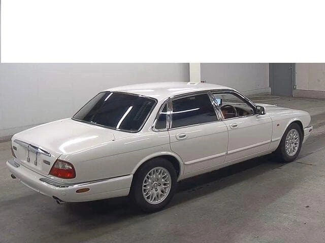 【エンジン出品】13年最終300系ジャガーXJ3.2V8エグゼクティブ値上り必至の写真4枚目