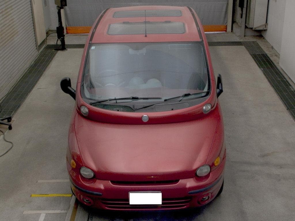 FIATフィアットムルティプラ醜いフェラーリ!?外観裏切るクイック＆俊足乗り心地の写真3枚目