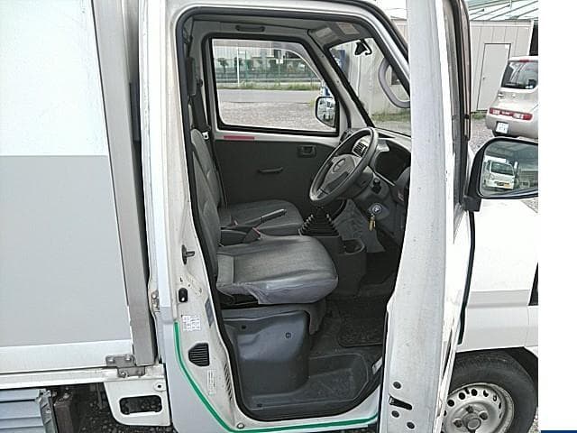 冷凍冷蔵車－5℃日産クリッパー三菱ミニキャブトラック錆＆臭い無冷凍機好調お勧め◎の写真9枚目
