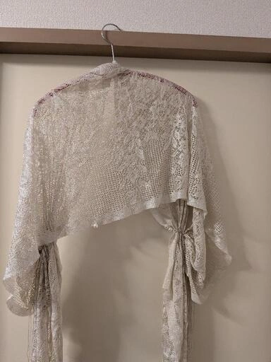 【クリーニング済】結婚式 パーティーショール ボレロ ラメ パールの写真2枚目
