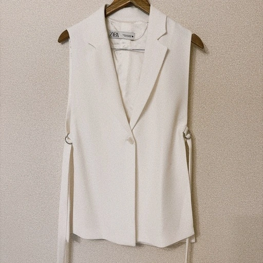 美品 ZARA テーラードジレ ベスト ホワイト ノースリーブジャケット